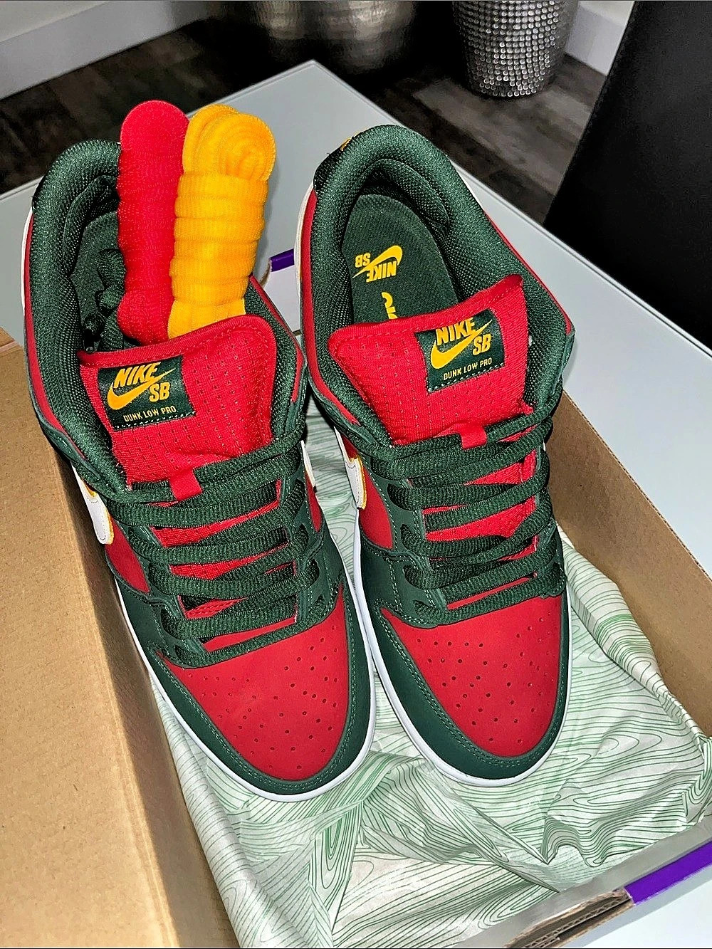 Nike SB Dunk Low Pro PRM Green & Red US size 11 - Brand New/Never Worn!